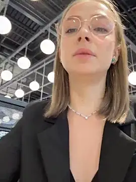 Snapshot of CaseyStar chatting on 01-19-25, 09:33 CaseyStar online show from 01-19-25, 09:33