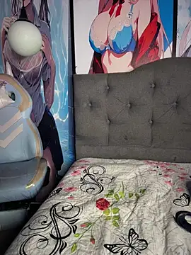 Im Little online show from 04-22-26, 02:18