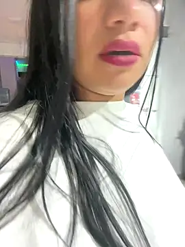 Snapshot of Im_Little chatting on 10-14-25, 03:18 Im Little online show from 10-14-25, 03:18
