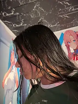 Im Little online show from 04-15-26, 03:01