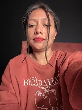 Snapshot of Im_Little chatting on 02-28-25, 06:32 Im Little online show from 02-28-25, 06:32