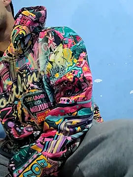 Snapshot of charlesss19 chatting on 11-11-25, 11:49 charlesss19 online show from 11-11-25, 11:49