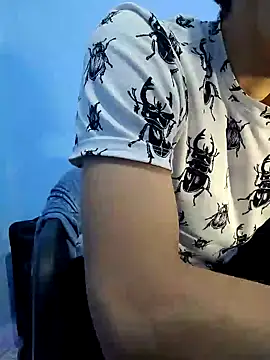 Snapshot of charlesss19 chatting on 02-27-25, 12:57 charlesss19 online show from 02-27-25, 12:57