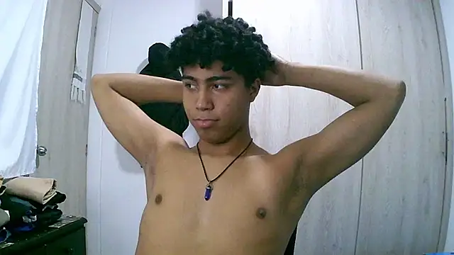 Snapshot of sexy_diamante_ chatting on 02-02-26, 02:32 sexy diamante online show from 02-02-26, 02:32