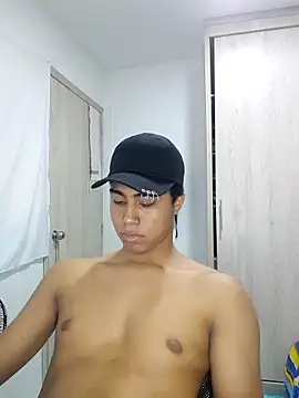 Snapshot of sexy_diamante_ chatting on 02-12-26, 06:18 sexy diamante online show from 02-12-26, 06:18