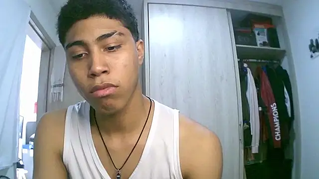 Snapshot of sexy_diamante_ chatting on 02-19-26, 06:16 sexy diamante online show from 02-19-26, 06:16