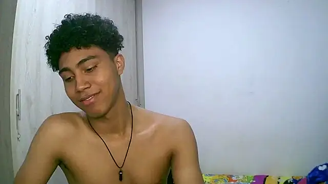 sexy diamante  online show from 11-06-25, 01:53