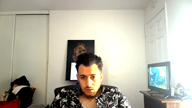 Snapshot of Mhmoodyi chatting on 12-04-25, 04:17 Mhmoodyi online show from 12-04-25, 04:17