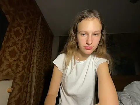 Snapshot of Eva_Angel3 chatting on 09-16-25, 06:20 Eva Angel3 online show from 09-16-25, 06:20