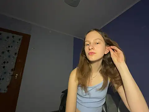 Snapshot of Eva_Angel3 chatting on 03-17-25, 04:22 Eva Angel3 online show from 03-17-25, 04:22