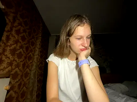 Snapshot of Eva_Angel3 chatting on 09-21-25, 04:56 Eva Angel3 online show from 09-21-25, 04:56