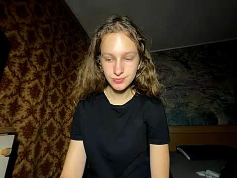 Snapshot of Eva_Angel3 chatting on 09-18-25, 06:33 Eva Angel3 online show from 09-18-25, 06:33