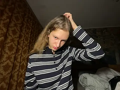 Snapshot of Eva_Angel3 chatting on 10-04-25, 04:30 Eva Angel3 online show from 10-04-25, 04:30