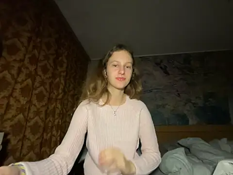 Snapshot of Eva_Angel3 chatting on 10-21-25, 04:39 Eva Angel3 online show from 10-21-25, 04:39
