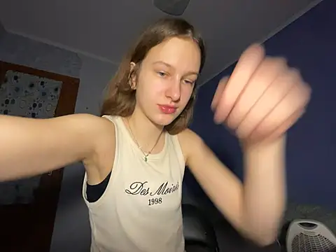 Snapshot of Eva_Angel3 chatting on 02-20-25, 05:20 Eva Angel3 online show from 02-20-25, 05:20