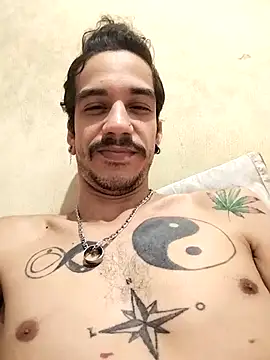 Snapshot of gatobranco001 chatting on 03-03-25, 05:41 gatobranco001 online show from 03-03-25, 05:41