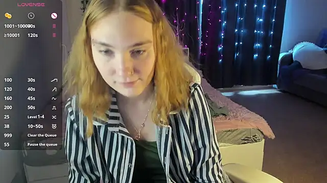 Snapshot of ReddHotPipper chatting on 01-28-25, 05:00 ReddHotPipper online show from 01-28-25, 05:00