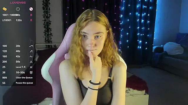 Snapshot of ReddHotPipper chatting on 02-12-25, 01:09 ReddHotPipper online show from 02-12-25, 01:09