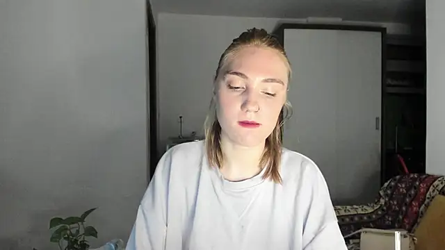 ReddHotPipper online show from 06-18-26, 04:00