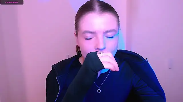 MissOliviaa  online show from 12-18-25, 09:14