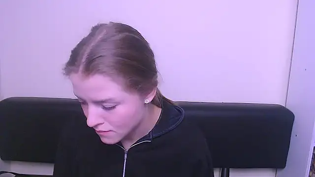 Snapshot of MissOliviaa_ chatting on 02-03-25, 07:51 MissOliviaa  online show from 02-03-25, 07:51