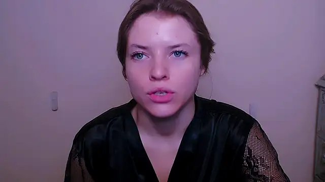 Snapshot of MissOliviaa_ chatting on 02-15-25, 04:45 MissOliviaa  online show from 02-15-25, 04:45