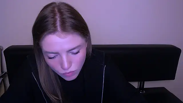 Snapshot of MissOliviaa_ chatting on 02-20-25, 10:15 MissOliviaa  online show from 02-20-25, 10:15