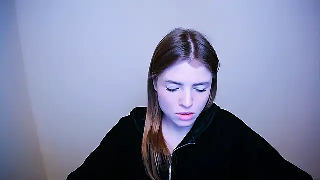 Snapshot of MissOliviaa_ chatting on 02-11-25, 01:20 MissOliviaa  online show from 02-11-25, 01:20