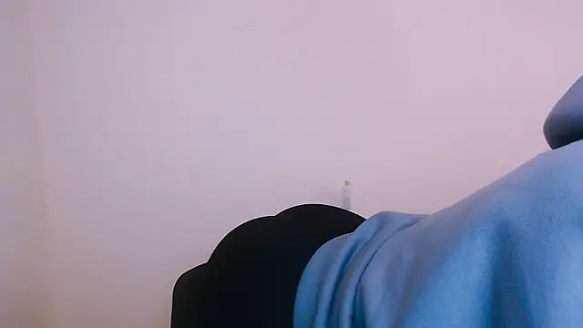 Snapshot of MissOliviaa_ chatting on 01-15-25, 08:41 MissOliviaa  online show from 01-15-25, 08:41