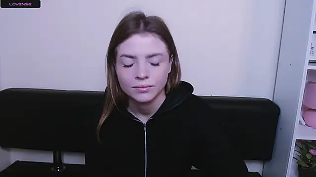 Snapshot of MissOliviaa_ chatting on 01-08-25, 07:24 MissOliviaa  online show from 01-08-25, 07:24