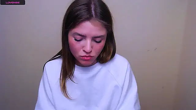 Snapshot of MissOliviaa_ chatting on 02-25-25, 02:26 MissOliviaa  online show from 02-25-25, 02:26