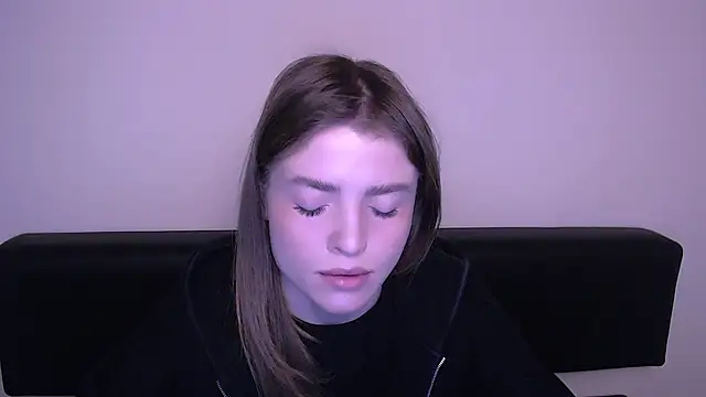 Snapshot of MissOliviaa_ chatting on 02-19-25, 10:12 MissOliviaa  online show from 02-19-25, 10:12