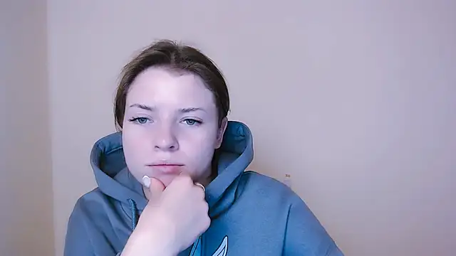 Snapshot of MissOliviaa_ chatting on 01-11-25, 10:29 MissOliviaa  online show from 01-11-25, 10:29