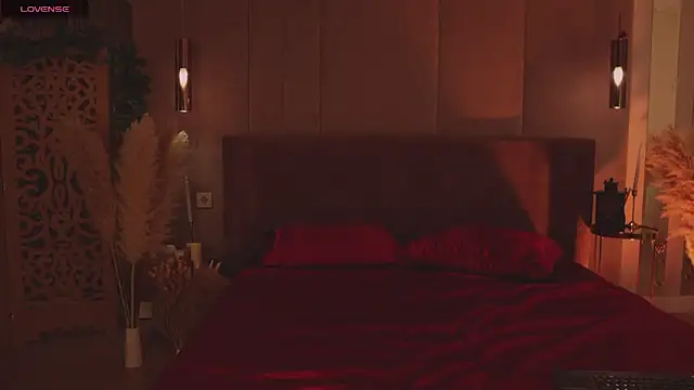 Smiley Mia online show from 03-24-26, 05:07