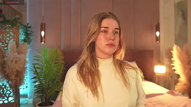 Smiley Mia online show from 03-16-26, 05:26