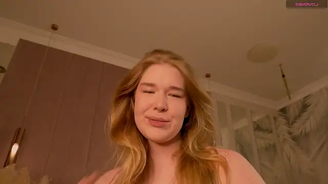 Smiley Mia online show from 05-10-26, 05:11