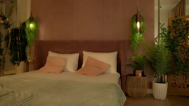 Smiley Mia online show from 11-07-25, 06:40