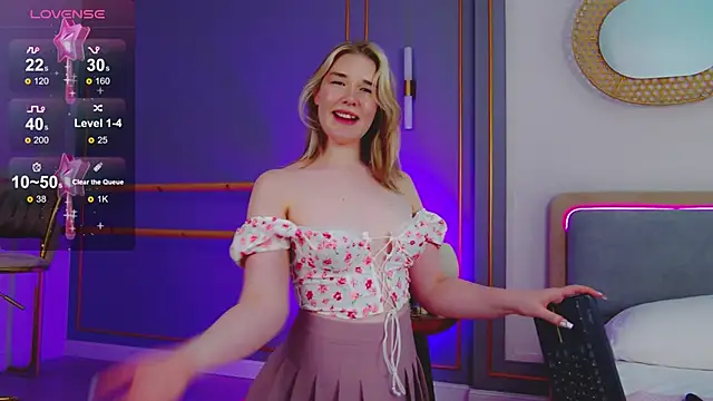 Snapshot of Smiley_Mia chatting on 03-22-25, 05:39 Smiley Mia online show from 03-22-25, 05:39