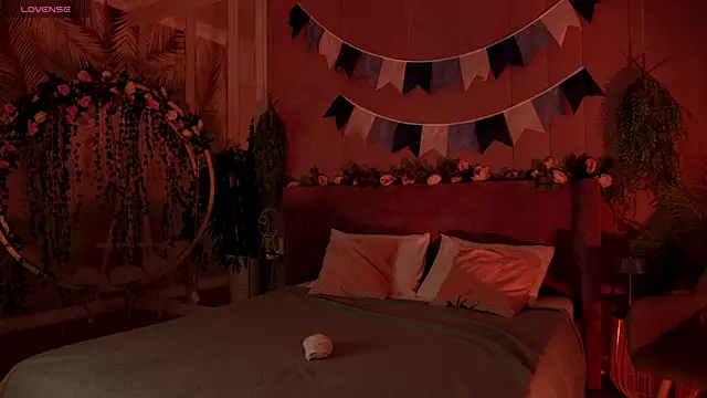 Snapshot of Smiley_Mia chatting on 09-30-25, 05:35 Smiley Mia online show from 09-30-25, 05:35