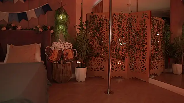 Snapshot of Smiley_Mia chatting on 10-01-25, 05:34 Smiley Mia online show from 10-01-25, 05:34