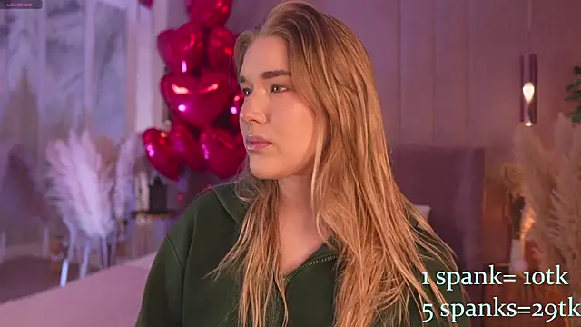 Snapshot of Smiley_Mia chatting on 02-23-26, 05:09 Smiley Mia online show from 02-23-26, 05:09