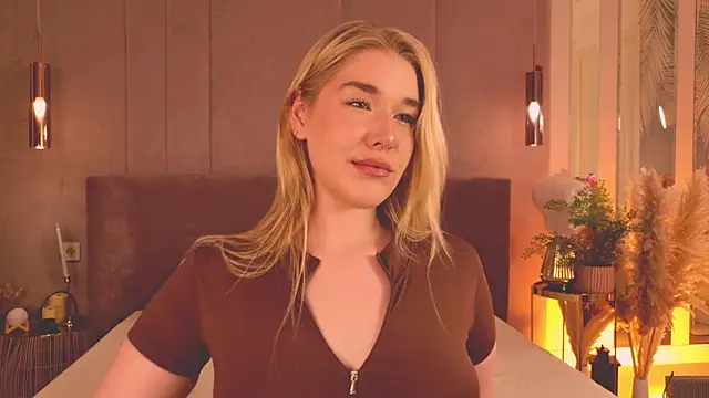 Smiley Mia online show from 06-29-26, 06:29