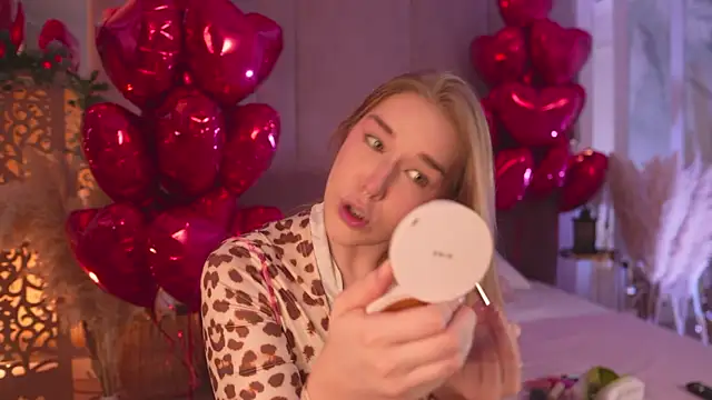 Snapshot of Smiley_Mia chatting on 02-21-26, 05:09 Smiley Mia online show from 02-21-26, 05:09