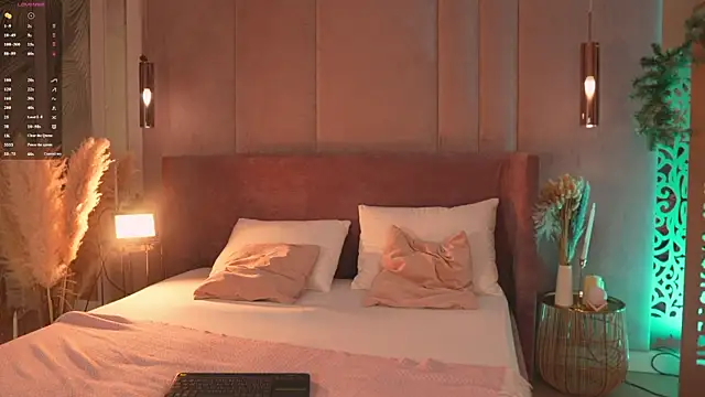 Snapshot of Smiley_Mia chatting on 02-28-26, 05:07 Smiley Mia online show from 02-28-26, 05:07