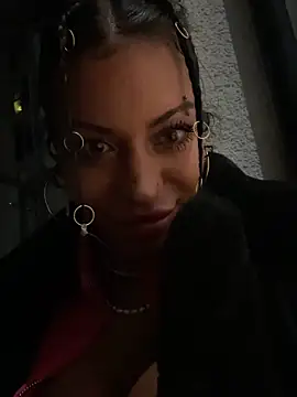 Snapshot of AlyssaHottv_ chatting on 09-25-25, 10:38 AlyssaHottv online show from 09-25-25, 10:38