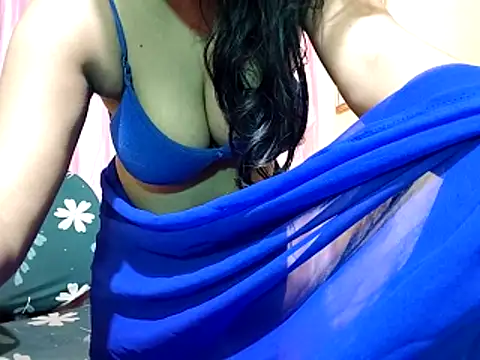 poojaxxx65 online show from 12-15-25, 11:31