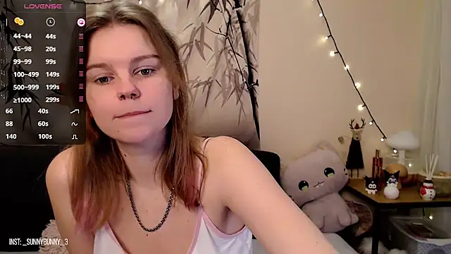 Snapshot of Moona_xx chatting on 01-25-25, 11:22 Moona xx online show from 01-25-25, 11:22