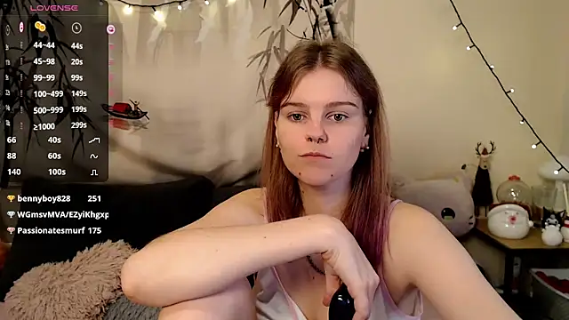 Snapshot of Moona_xx chatting on 01-04-25, 02:35 Moona xx online show from 01-04-25, 02:35