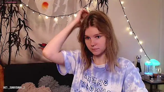 Snapshot of Moona_xx chatting on 12-05-24, 10:39 Moona xx online show from 12-05-24, 10:39
