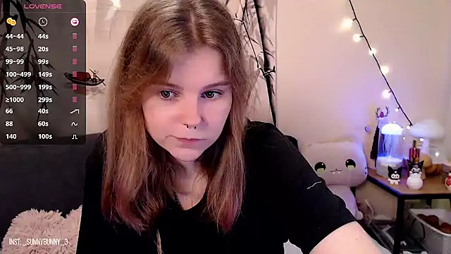 Snapshot of Moona_xx chatting on 01-28-25, 10:12 Moona xx online show from 01-28-25, 10:12